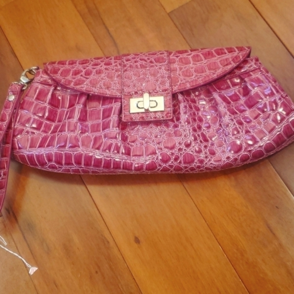 Wristlet Clutch New York & Co. Faux Alligator Zippered Side Compartment